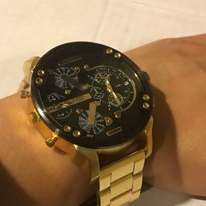 2 Zone Gold Mens Oversize Watch
